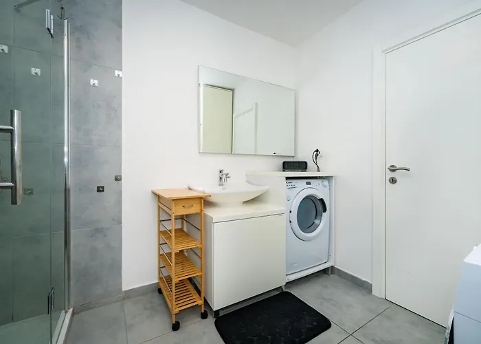 Tribunj * Tribunj (Sibenik-Knin)