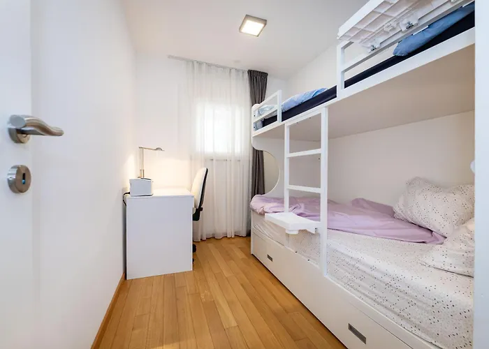 Tribunj * Tribunj (Sibenik-Knin)