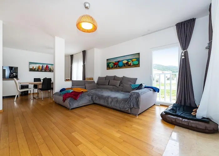 Tribunj * Tribunj (Sibenik-Knin)